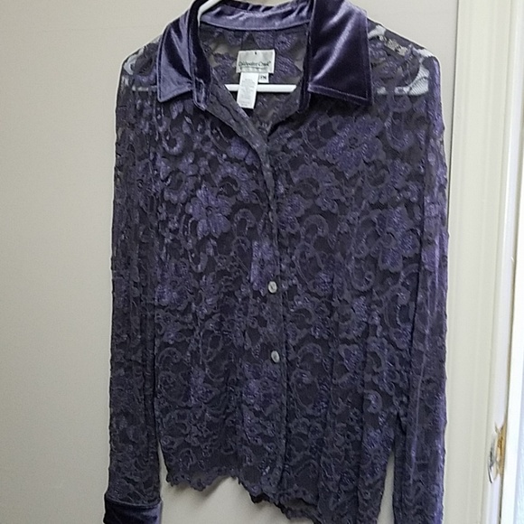 Lace shirt with velvet collar and cuffs - Picture 1 of 3